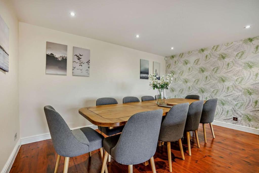 Salford  Beautiful 4-5 Bedroom Village House With Rural Views מראה חיצוני תמונה